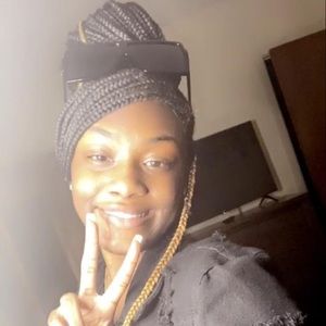 Meet your Posher, Zora